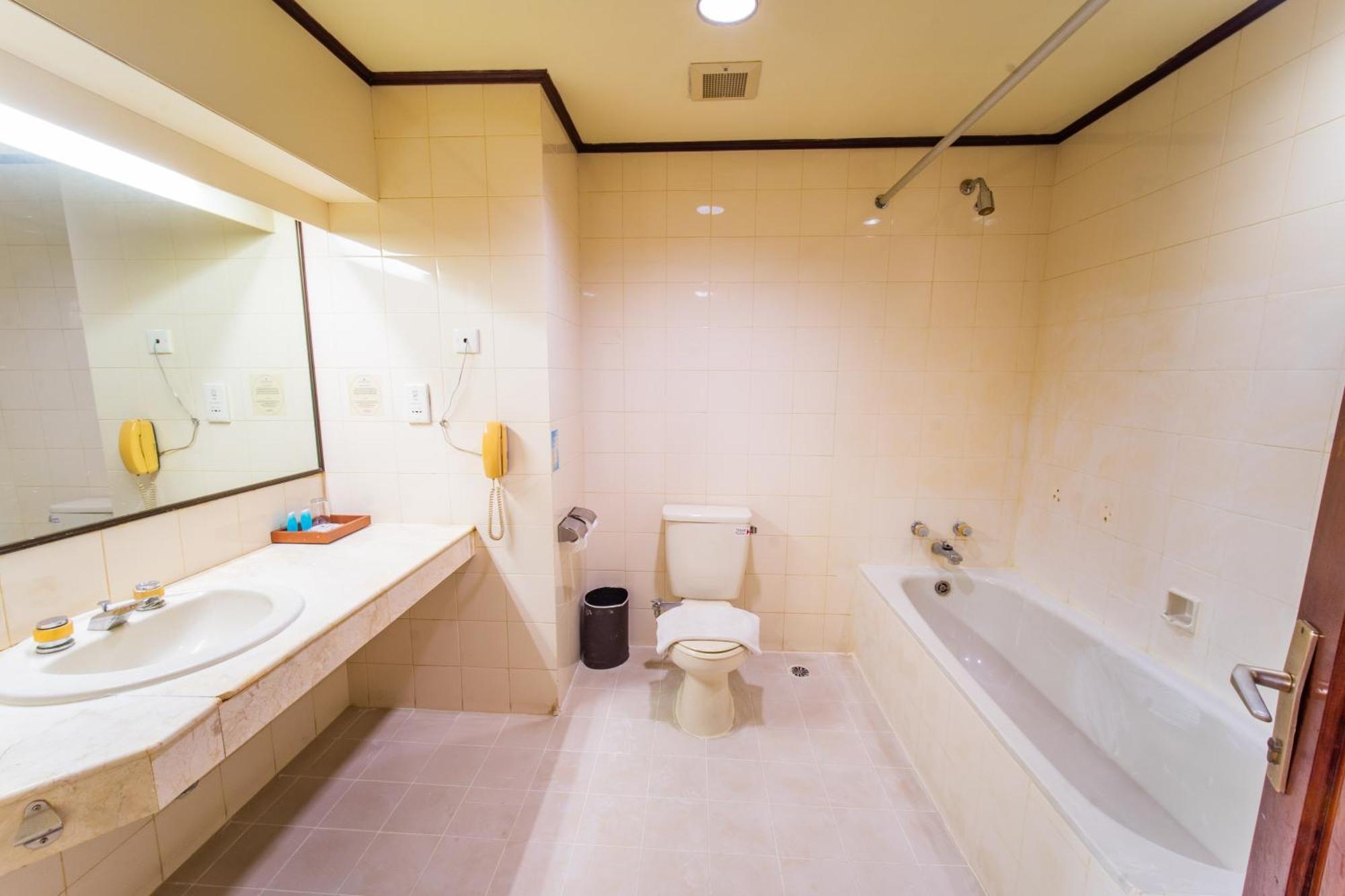 Adika Hotel Bahtera Klandasan Kecil Екстер'єр фото