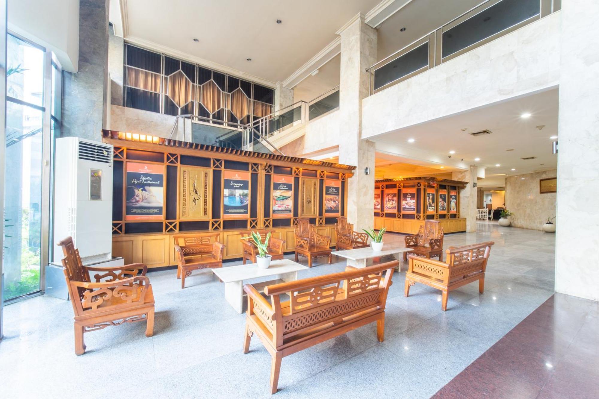Adika Hotel Bahtera Klandasan Kecil Екстер'єр фото