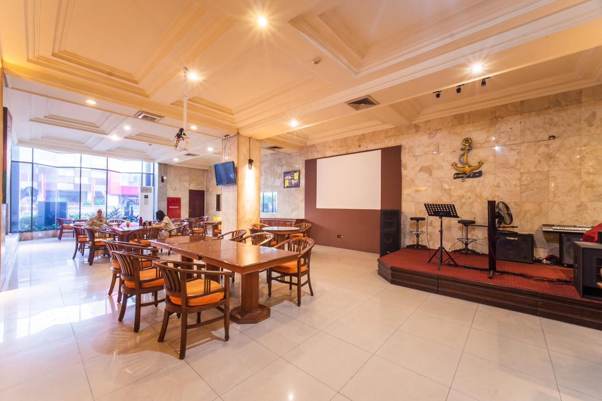 Adika Hotel Bahtera Klandasan Kecil Екстер'єр фото