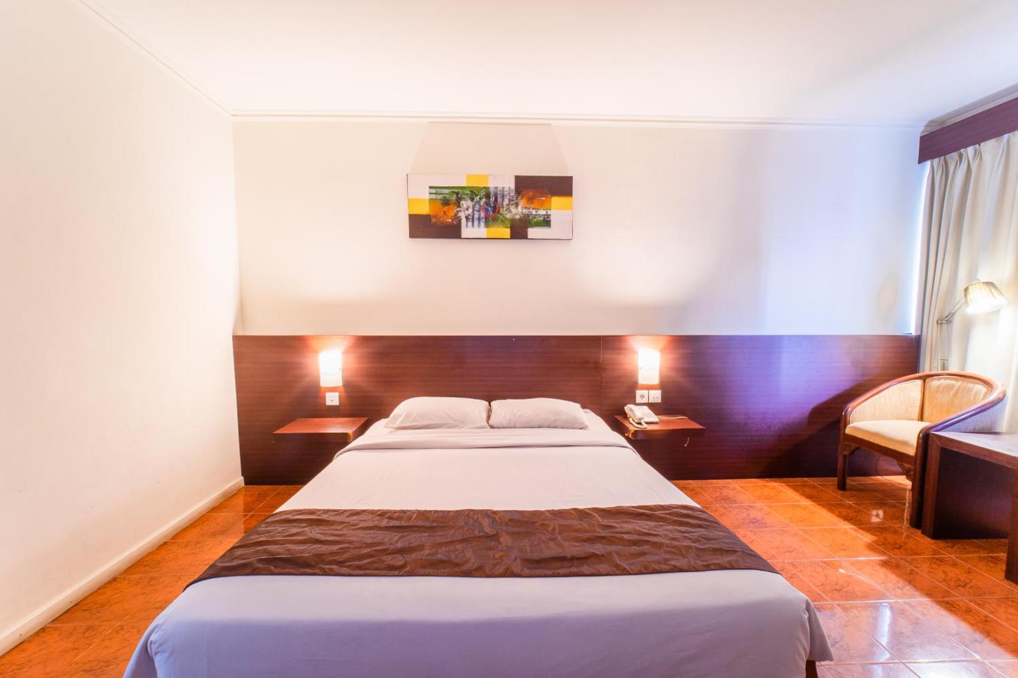 Adika Hotel Bahtera Klandasan Kecil Екстер'єр фото