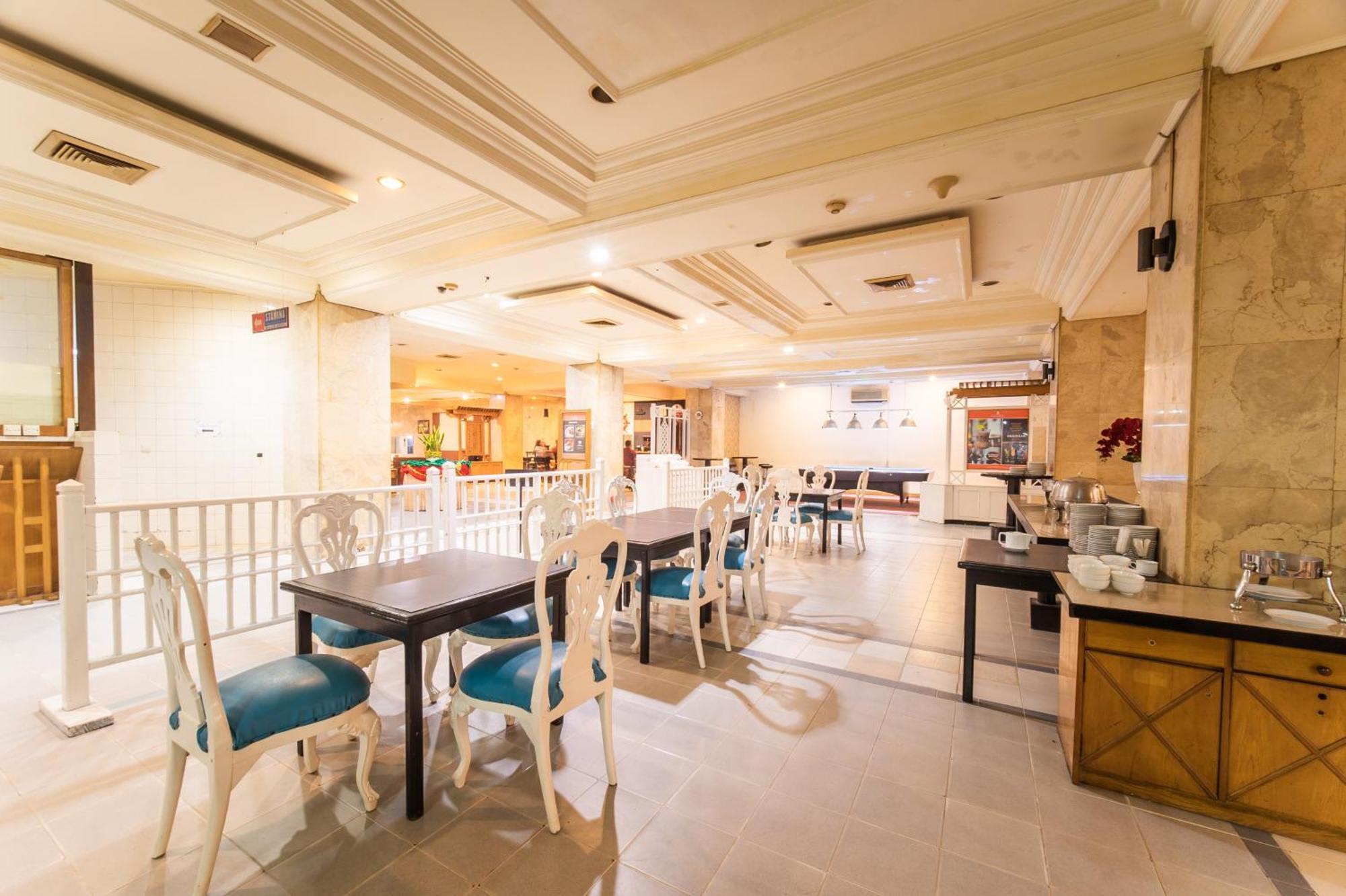 Adika Hotel Bahtera Klandasan Kecil Екстер'єр фото